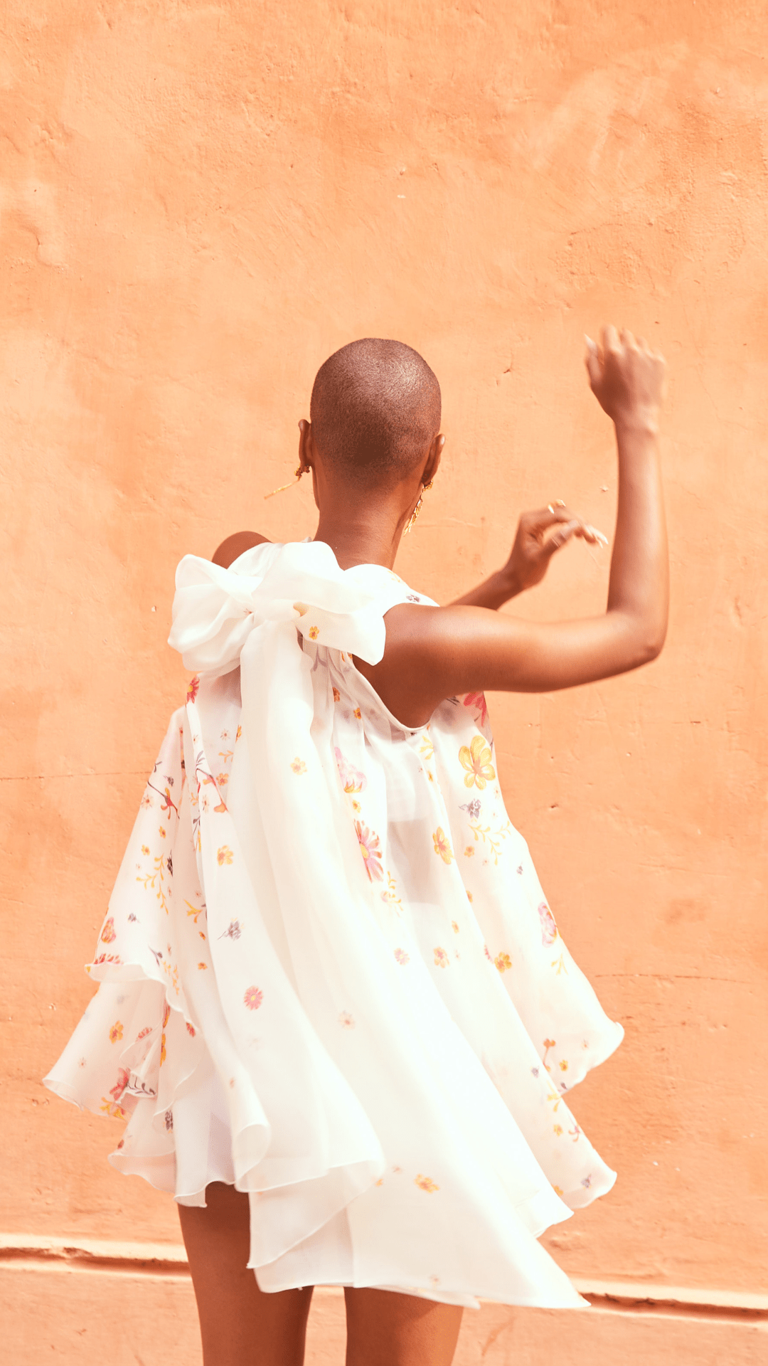 Exaggerated Bow Flora Silk Organza Top In Ivory Bloom